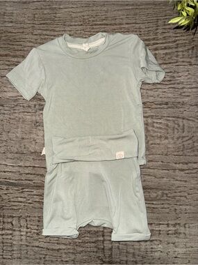 Tenth & Pine bamboo shorts set size 0-3 months green